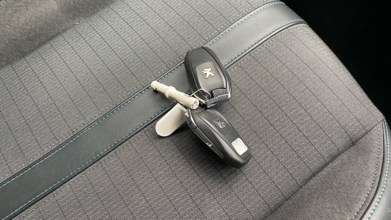 Peugeot 2008 1.2 PureTech Allure Premium 5dr Petrol Estate